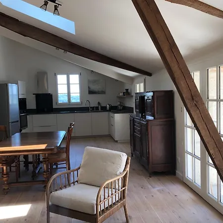 Дом отдыха Newly Converted Barn, Magnificent Vues, Garden And Pool *