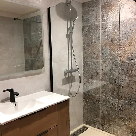 Newly Converted Barn, Magnificent Vues, Garden And Pool