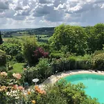 Nyaraló Newly Converted Barn, Magnificent Vues, Garden And Pool *