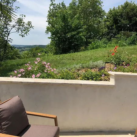 펜션 Newly Converted Barn, Magnificent Vues, Garden And Pool