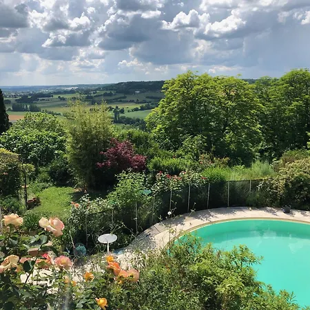 펜션 Newly Converted Barn, Magnificent Vues, Garden And Pool *